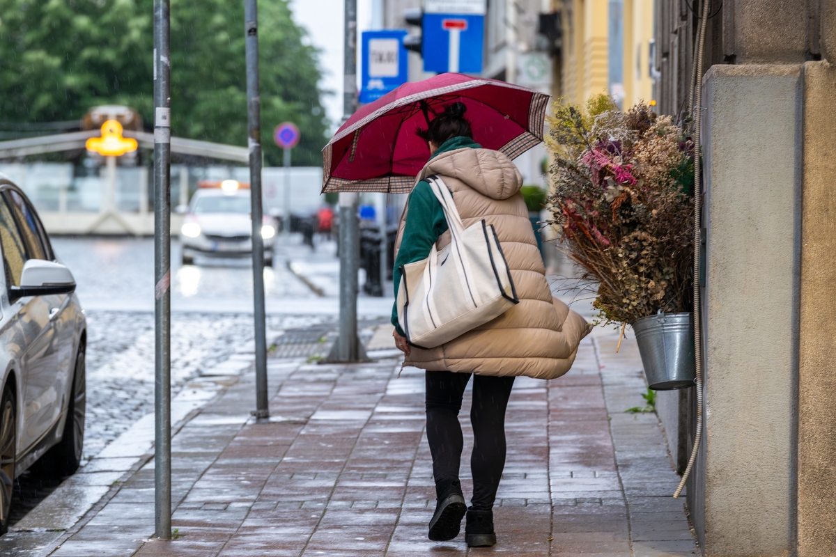 Slunečné a tropické dny na začátku září postupně vystřídá chladnější počasí s častějšími dešti. Slunečné a tropické dny na začátku září postupně vystřídá chladnější počasí s častějšími dešti.