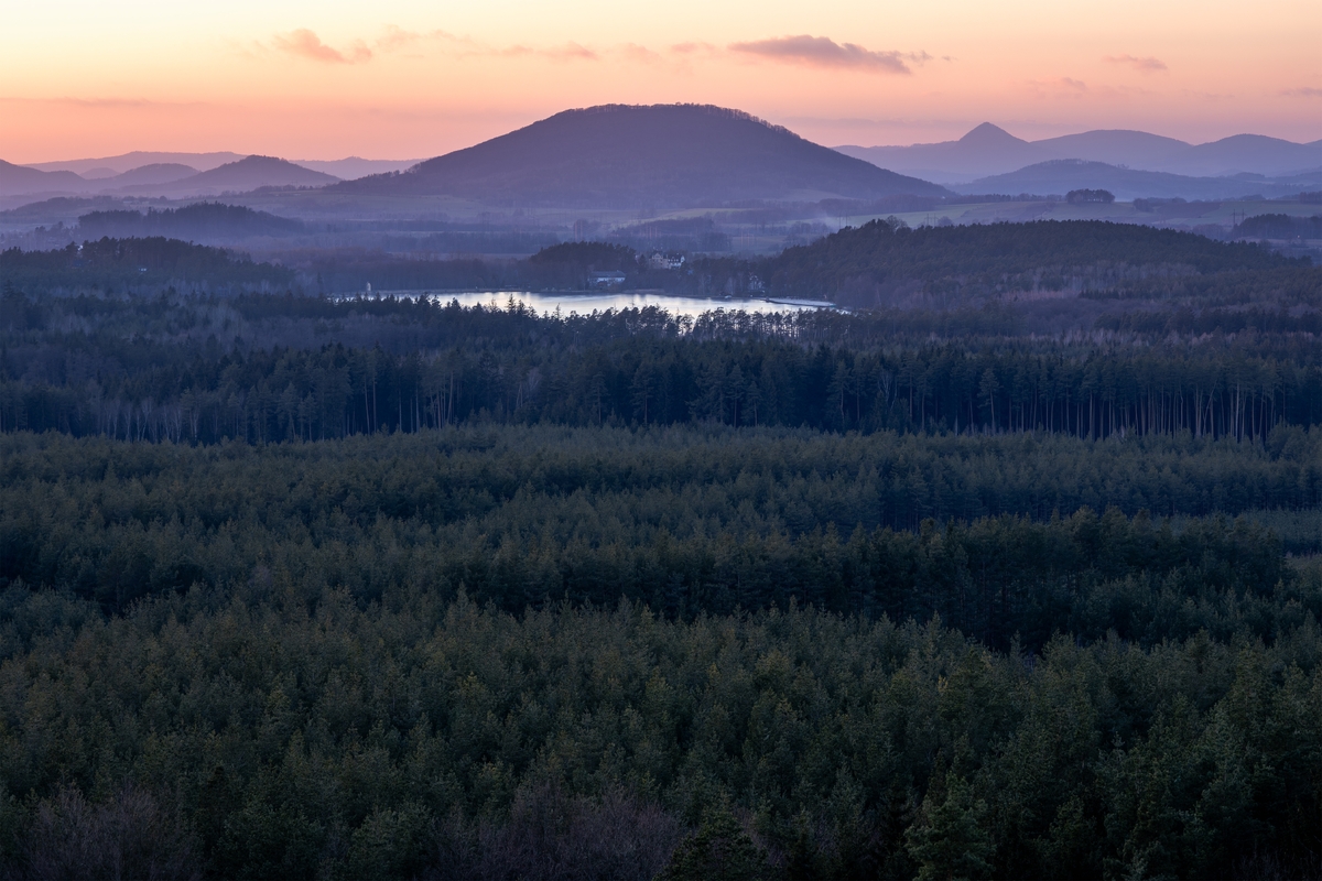 Stavba by podle odpůrců mohla ohrozit přírodní i kulturní dědictví.