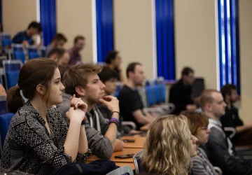 Většina českých vysokoškoláků zvládá kombinovat studium s flexibilním pracovním úvazkem