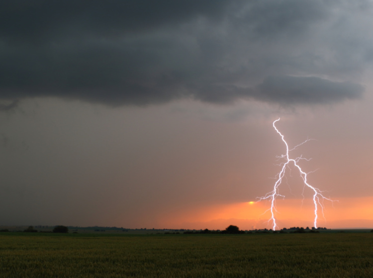 Meteorologové vydali varování.