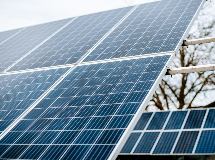 Češi chtějí fotovoltaiku, řeší ale jak ji financovat