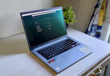 Většina moderních notebooků má v sobě desítky klávesových zkratek, z nichž některé mohou měnit systémová nastavení.