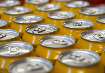 Chlapec díky recyklaci plechovek vydělal téměř půl milionu korun Chlapec díky recyklaci plechovek vydělal téměř půl milionu korun