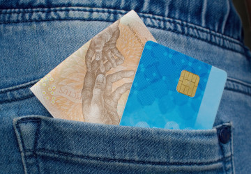 Banky rozdávají tisíce korun zpět