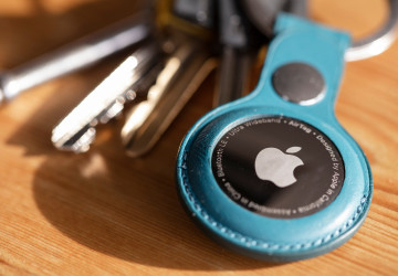 Vystrašený tatínek viděl na mapě klíče více než sto kilometrů od Brna. Syn byl naštěstí v pořádku u babičky, jen mu vypadly klíče s Air Tagem.