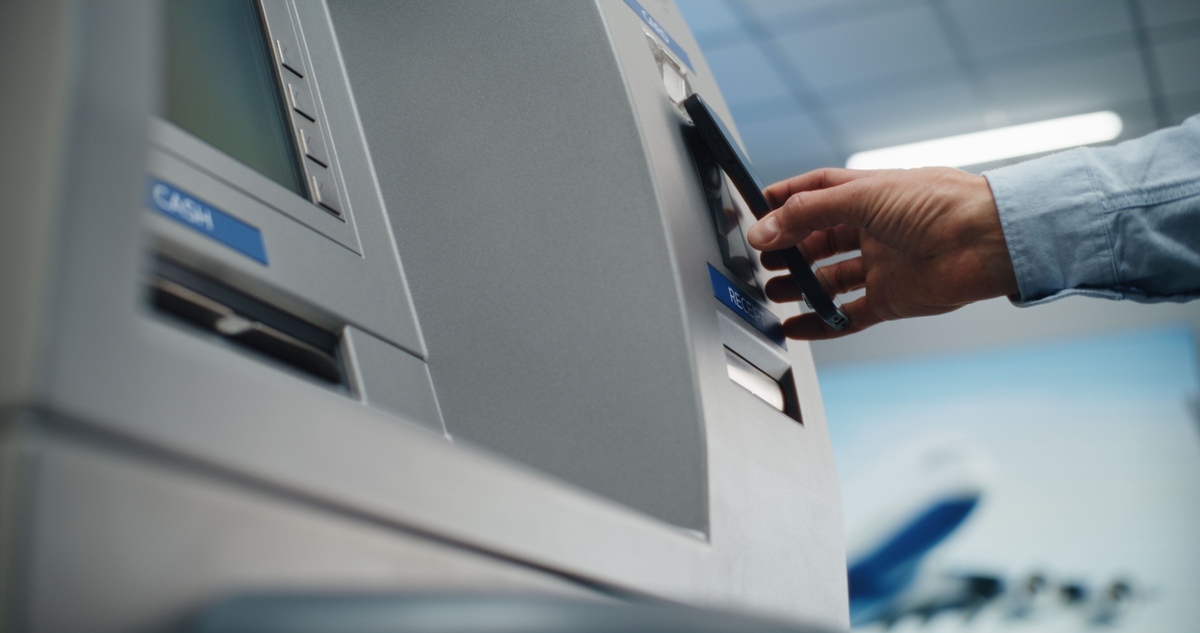 Banky mění výši poplatků Banky mění výši poplatků