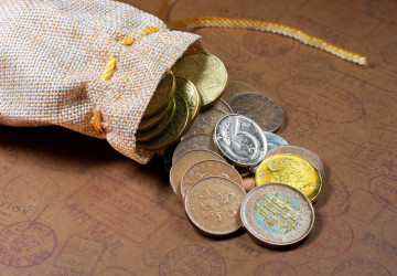 Do oběhu se dostaly české mince, které mají dnes hodnotu 100 000 Kč