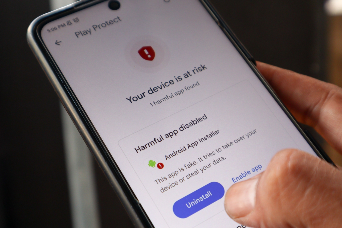 Váš mobil s Androidem může být součástí rozsáhlé sítě podvodů a nemusíte o tom vědět. Podívejte se do nastavení