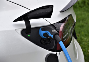 Nabíjení baterií elektromobilu Tesla