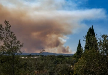 ČHMÚ vydal novou výstrahu a žádá lidi, aby nerozdělávali oheň ČHMÚ vydal novou výstrahu a žádá lidi, aby nerozdělávali oheň
