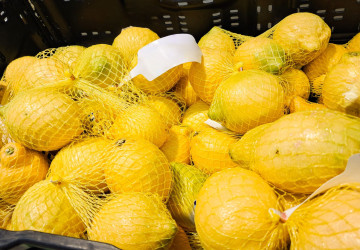 Proč se citrony prodávají ve žlutých síťkách? Proč se citrony prodávají ve žlutých síťkách?