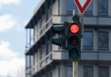 Z vyšší rychlosti i jízdy na červenou se dá vyváznout díky jedné větě Z vyšší rychlosti i jízdy na červenou se dá vyváznout díky jedné větě