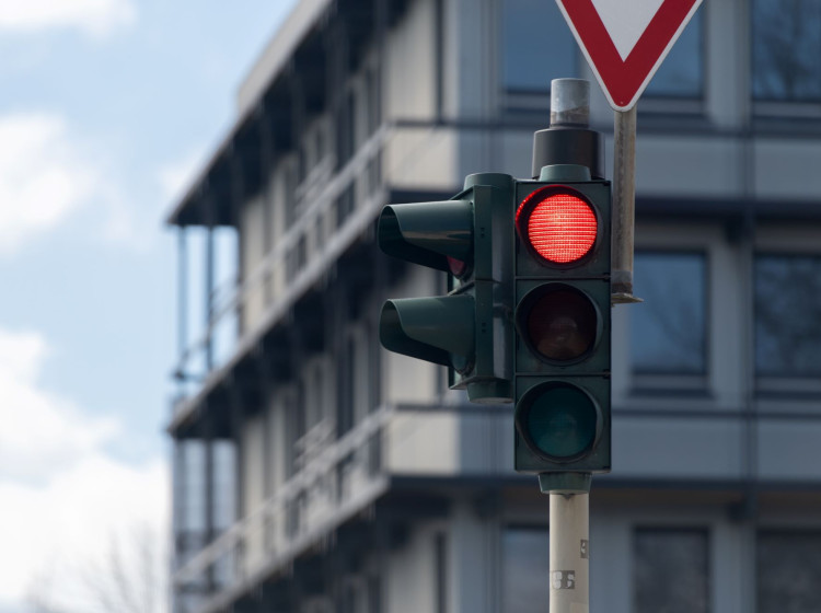 Z vyšší rychlosti i jízdy na červenou se dá vyváznout díky jedné větě Z vyšší rychlosti i jízdy na červenou se dá vyváznout díky jedné větě