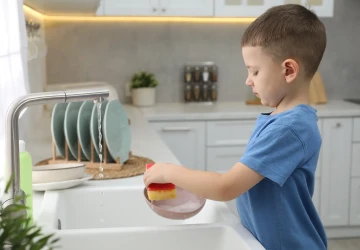 Mají děti za domácí práce dostávat peníze?