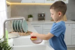 Mají děti za domácí práce dostávat peníze?