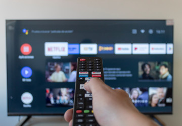 Připojení TV k internetu přináší spoustu výhod, ale důležité je chránit si soukromí.