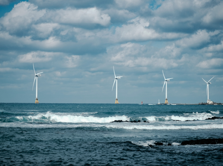 Větrné turbíny na moři