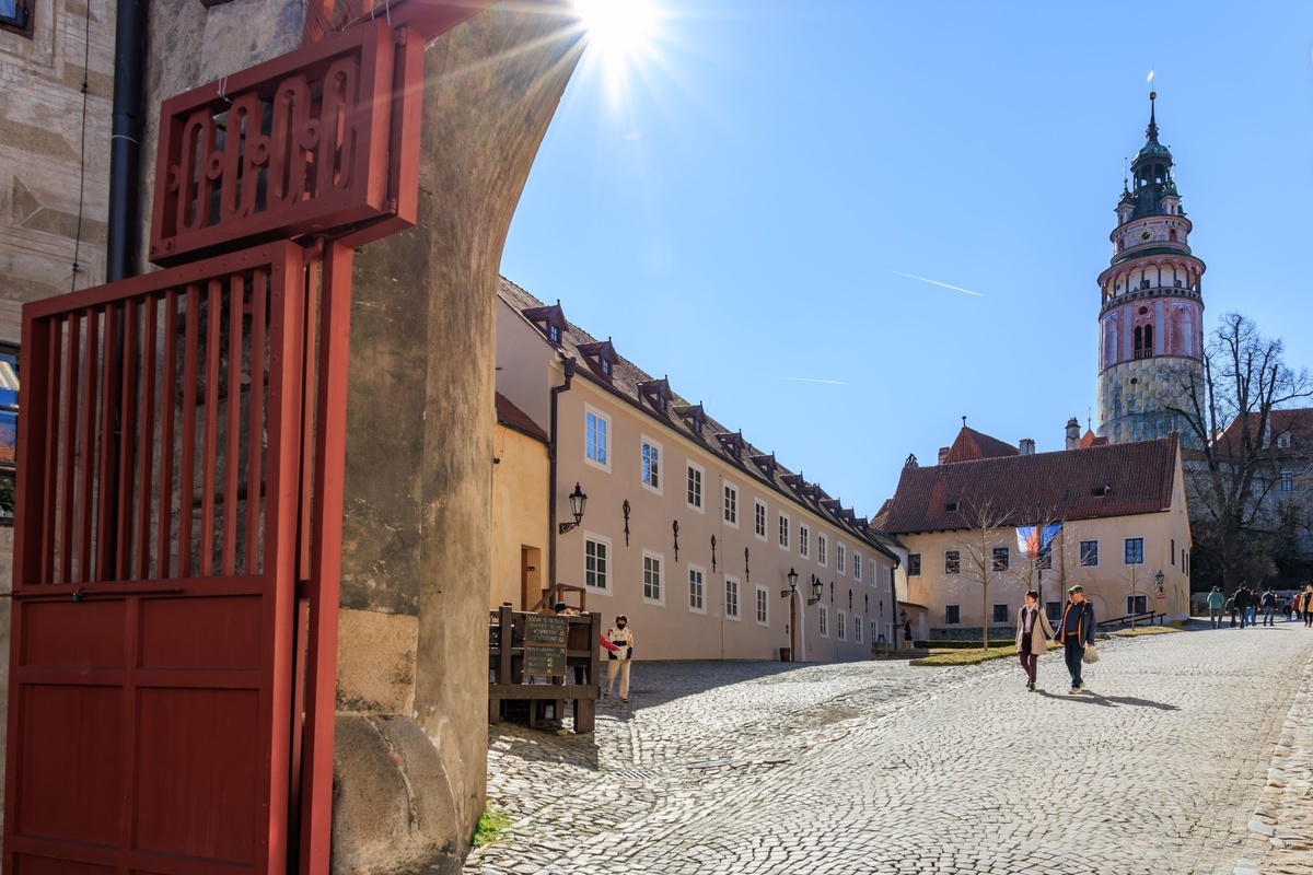 V jeden den vyskočí teploty až k 25 stupňům