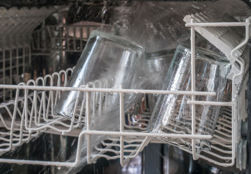 Ne všechny sklenice, které vytáhnete z myčky, jsou nádherně lesklé