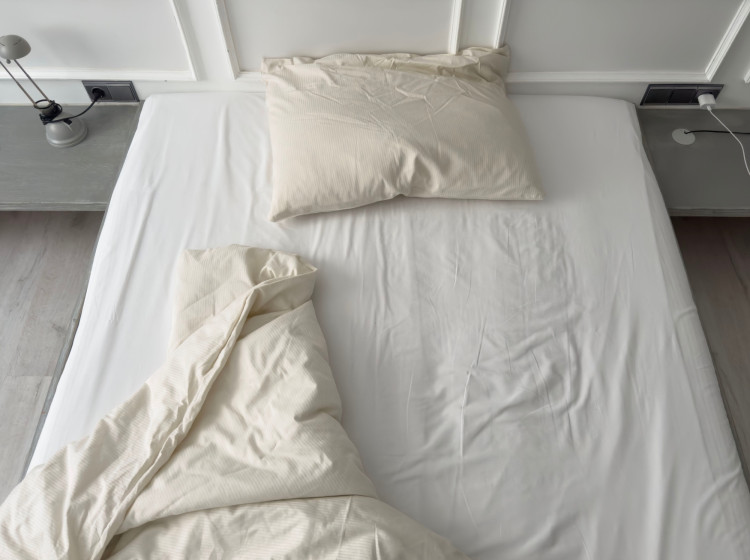 Jak poznat, že máte špinavý polštář