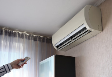 Klasická klimatizace vyžaduje složité stavební úpravy. 