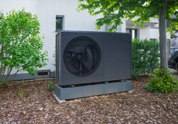 Pořídil jsem si tepelné čerpadlo. Soused na mě hned poslal úřady