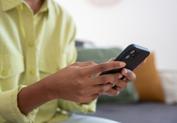 Pokud vám na mobilu svítí tato ikona, někdo právě zneužívá vaše data Pokud vám na mobilu svítí tato ikona, někdo právě zneužívá vaše data