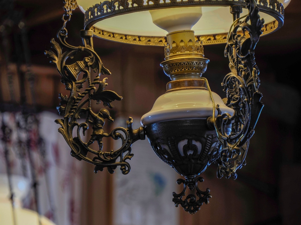 Starožitné lampy mohou mít velkou cenu. Starožitné lampy mohou mít velkou cenu.