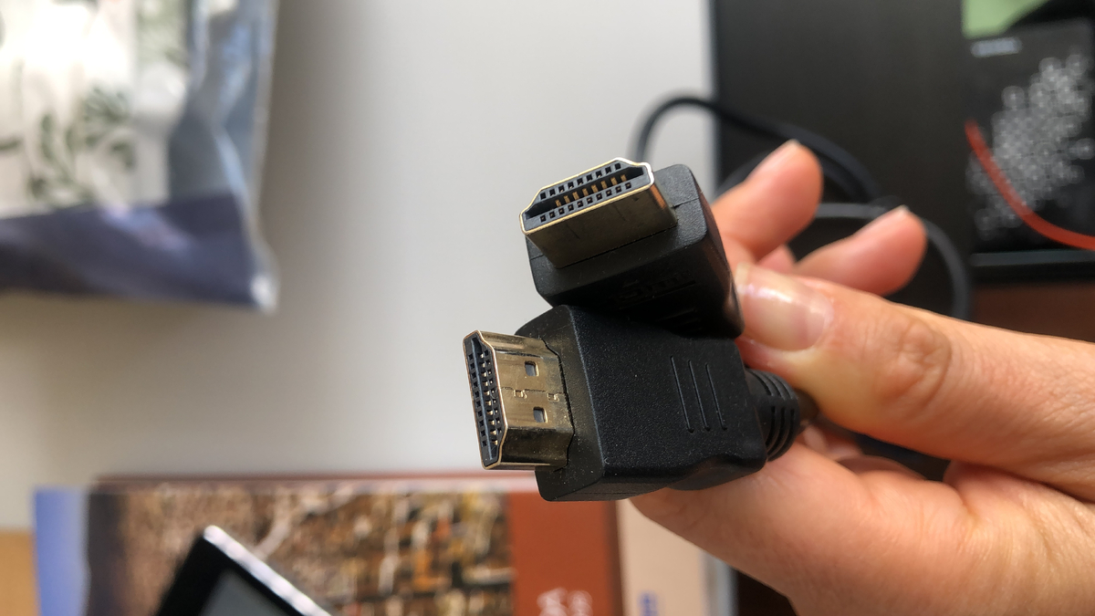 Tohle jsou jasné důvody, proč byste si na dovolenou vždy měli zabalit jeden HDMI kabel do televize Tohle jsou jasné důvody, proč byste si na dovolenou vždy měli zabalit jeden HDMI kabel do televize