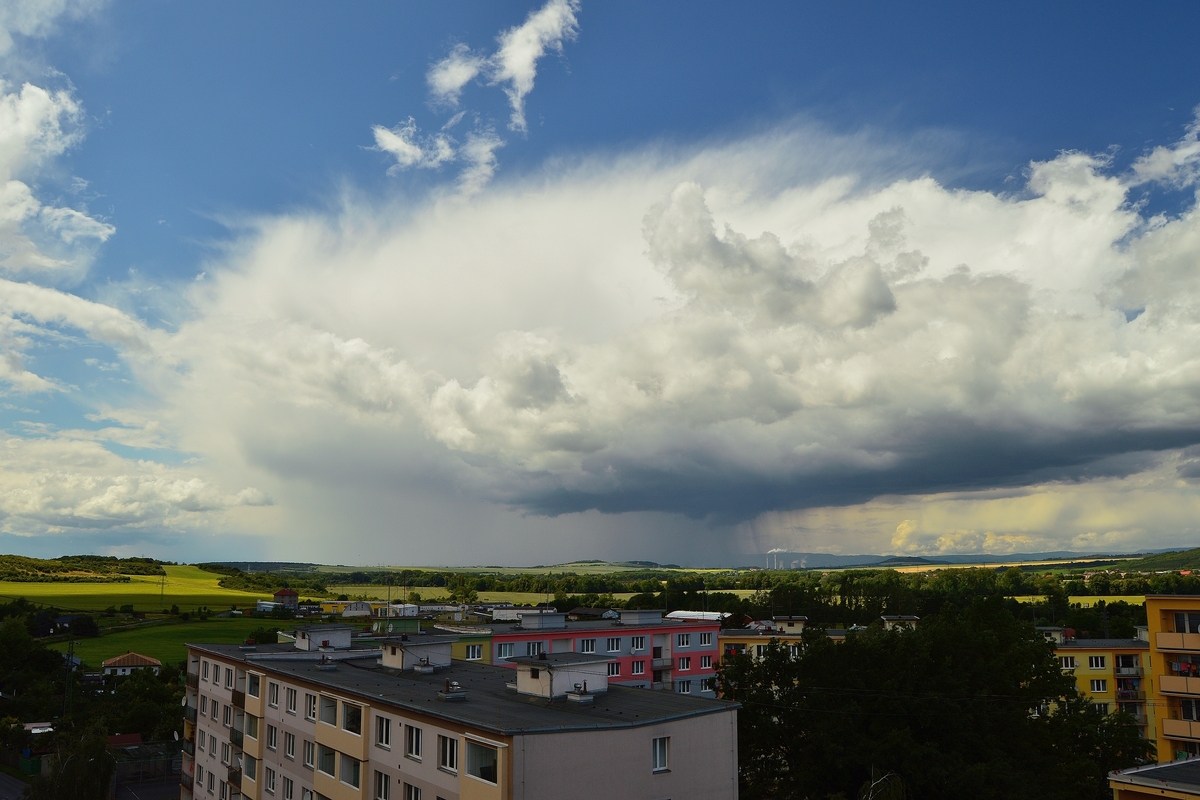 Meteorologové očekávají, že teploty mohou během několika hodin klesnout až o 15 stupňů.