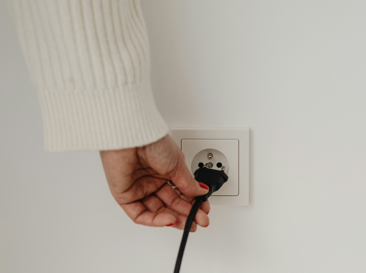 Češi začínají sdílet elektřinu ve velkém, roste počet účastníků i celkově nasdílené energie