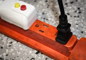 Hasiči varují před nabíjením elektrokoloběžek přes noc Hasiči varují před nabíjením elektrokoloběžek přes noc