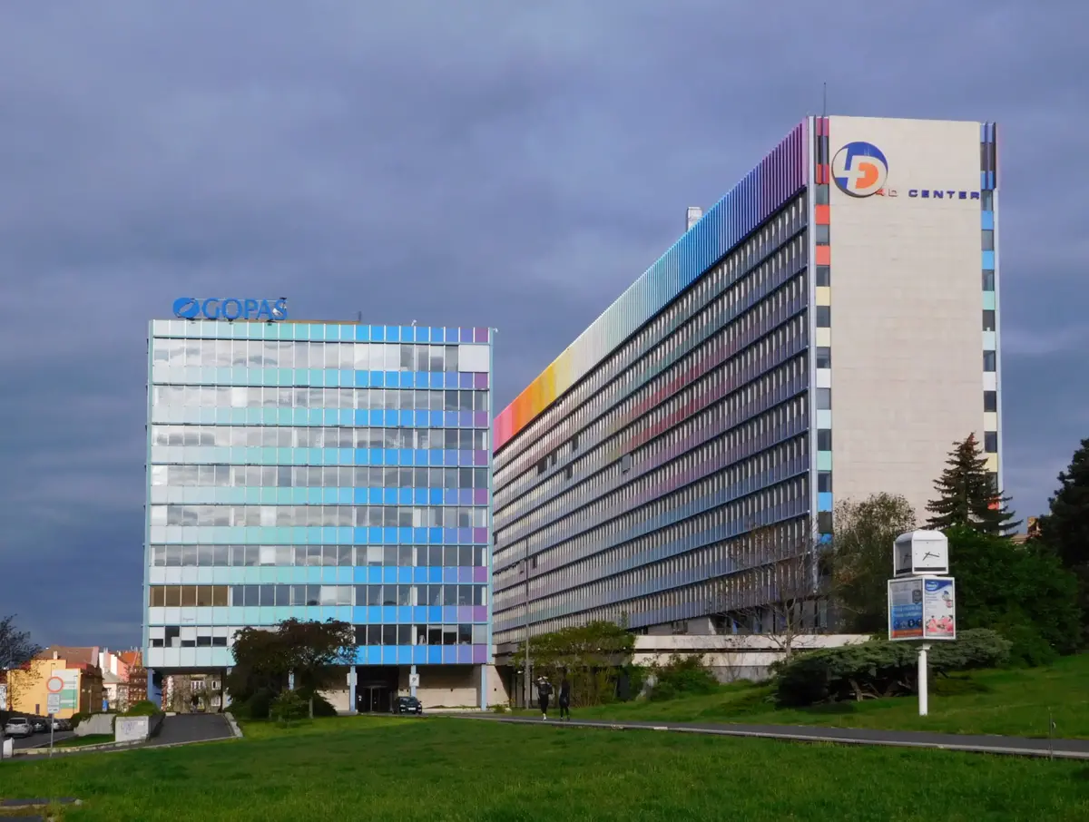 Budovy ve Vršovicích stojí 56 let, developer je chce nyní nahradit Budovy ve Vršovicích stojí 56 let, developer je chce nyní nahradit