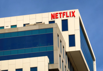 Netflix si posvítil na uživatele sdílející jediný účet. Netflix si posvítil na uživatele sdílející jediný účet.