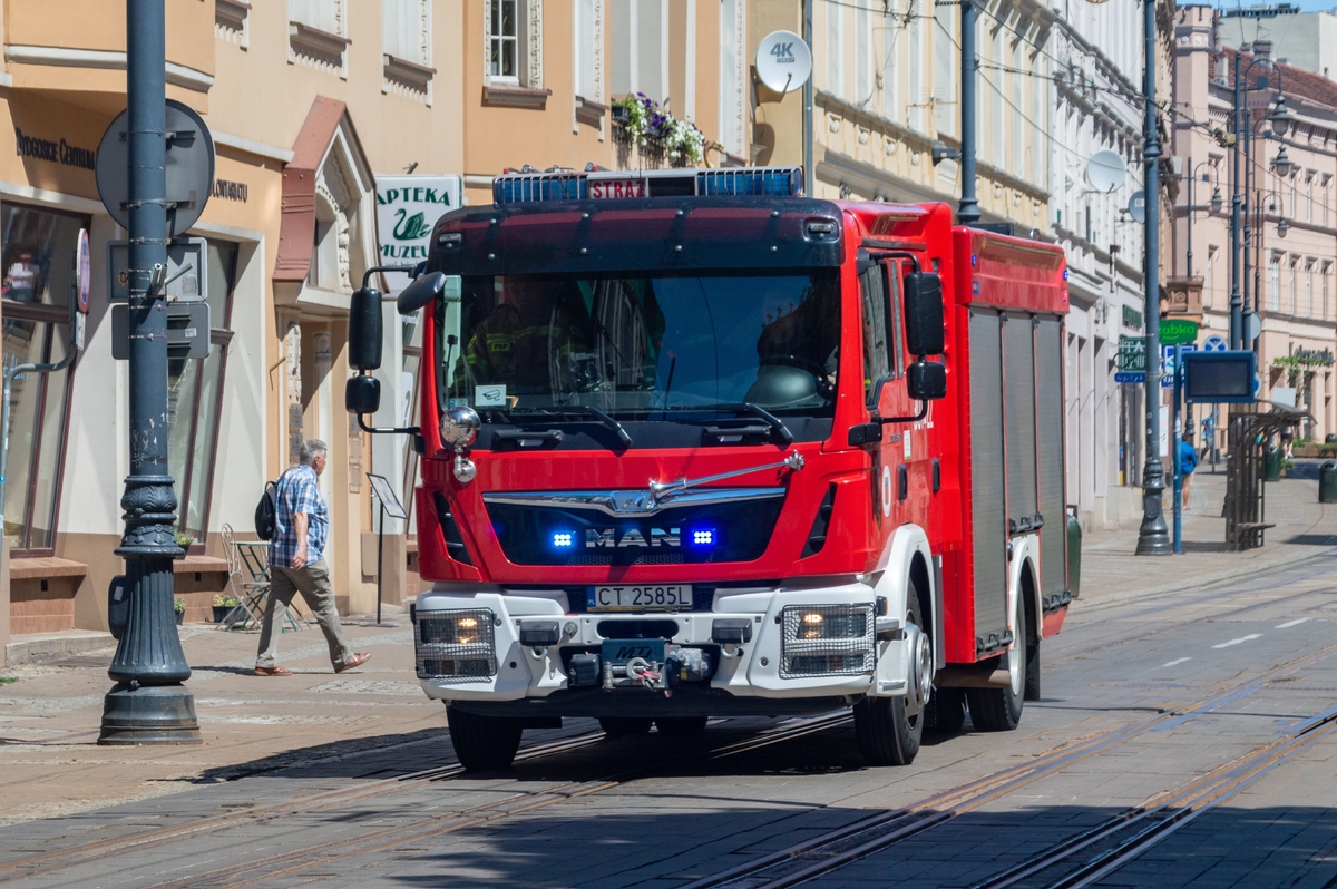 Seniorka na Slovensku podpálila dům a připravila celkem 6 lidí o střechu nad hlavou a veškerý majetek. Seniorka na Slovensku podpálila dům a připravila celkem 6 lidí o střechu nad hlavou a veškerý majetek.