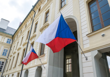 Státní úředníky čeká další propouštění. 