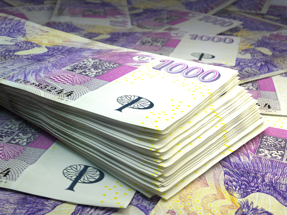 Rodiče musí svým dětem mnohdy finančně vypomáhat