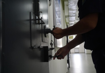 Vězni, kteří nepracují, mohou při žádosti o starobní důchod narazit