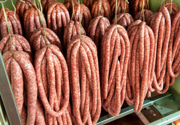 Párky mají zákonem stanovený procentní podíl masa