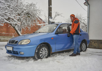 Řidiči se v zimě dopouštějí mnoha nešvarů. 