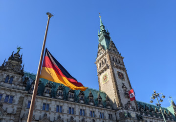 Za hranicemi rostou platy rychleji než u nás.