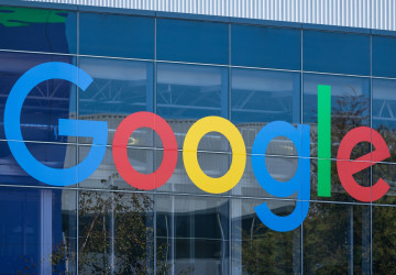 Google se opět pustil do vývoje chytrých brýlí. Google se opět pustil do vývoje chytrých brýlí.