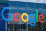 Google se opět pustil do vývoje chytrých brýlí. 