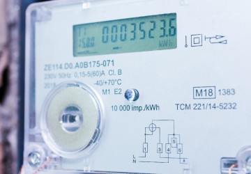 Blíží se konec placení záloh za elektřinu. Nové elektroměry ukáží přesnou spetřebu minutu po minutě přímo v aplikaci