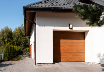 Při výstavbě garáže je nutné dodržet legislativní povinnosti.