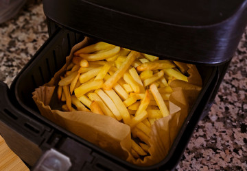 Horkovzdušná fritéza vykouzlí křupavé hranolky s minimem oleje. Horkovzdušná fritéza vykouzlí křupavé hranolky s minimem oleje.