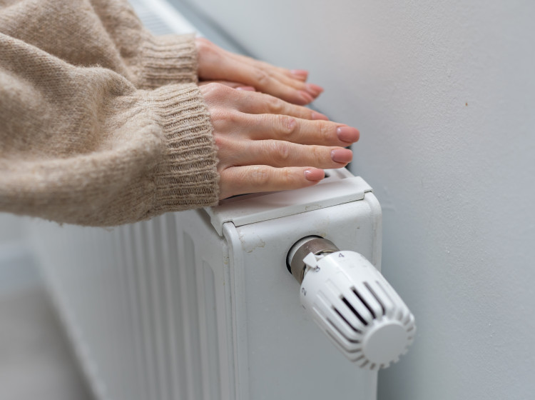 Trápí vás ceny energií? Stačí aplikovat několik chytrých opatření a výrazně snížíte účty za topení. Trápí vás ceny energií? Stačí aplikovat několik chytrých opatření a výrazně snížíte účty za topení.