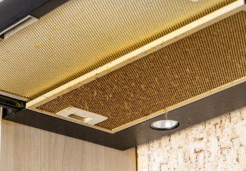 Znečištěný filtr digestoře spousta lidí neřeší. Znečištěný filtr digestoře spousta lidí neřeší.