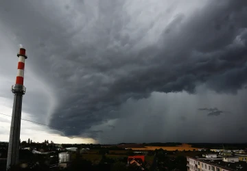 Do Česka se chystají letní bouřky