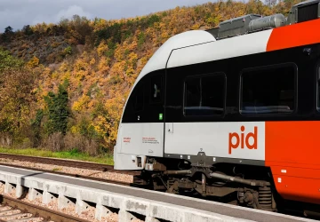 Cestující v okolí Prahy už nezaplatí tak, jak byli zvyklí